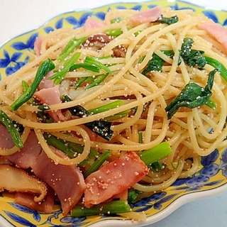 生椎茸とベーコンとほうれん草の明太子パスタ